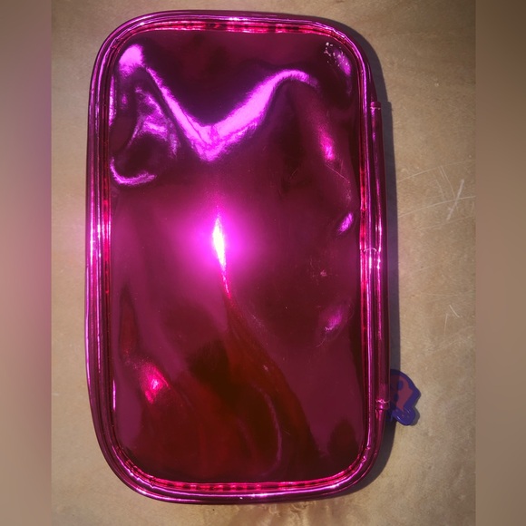 Used Bratz X Makeup Revolution Pink Shiny Brush Bag - Picture 3 of 5